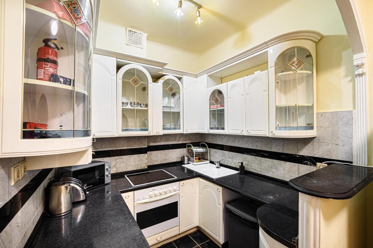 Stylish Homes Downtown Buda — Photos 2