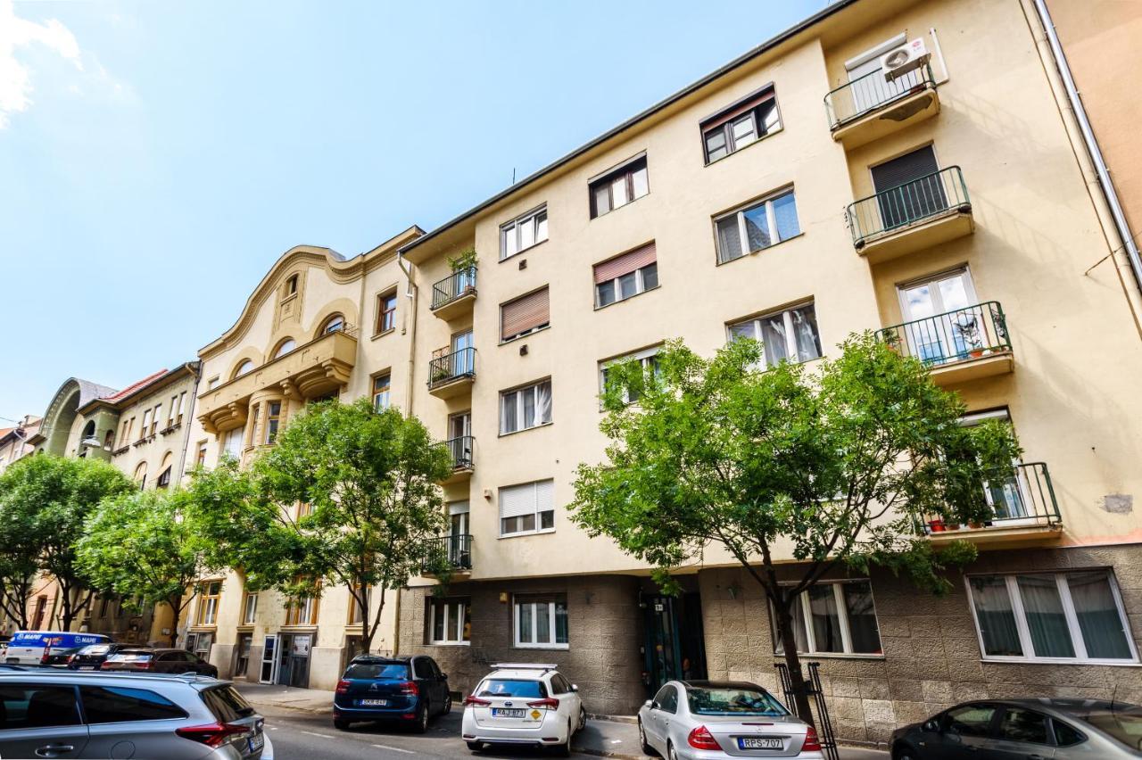 Stylish Homes Downtown Buda — Photos 1